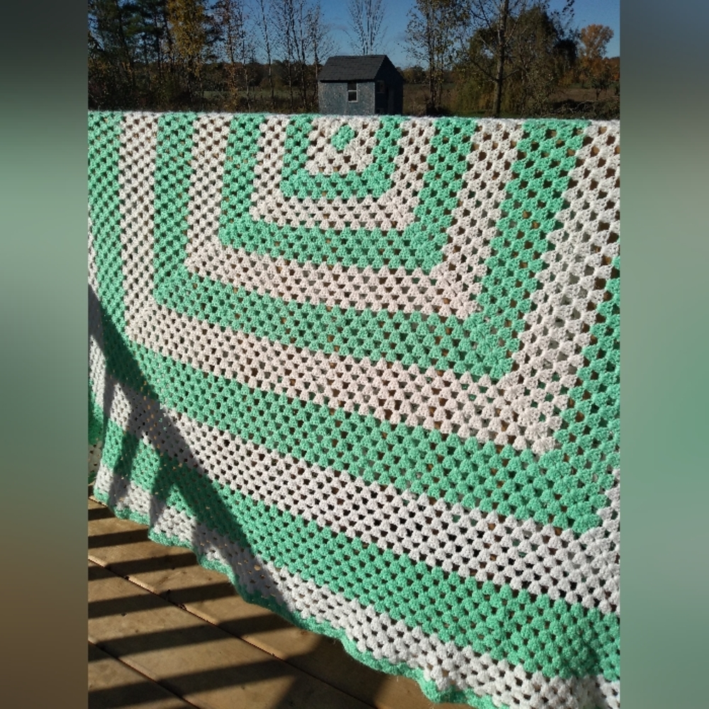 Vintage Handmade Crocheted Afghan, Green & White Square Pattern, 72 x 66… - Picture 3 of 14